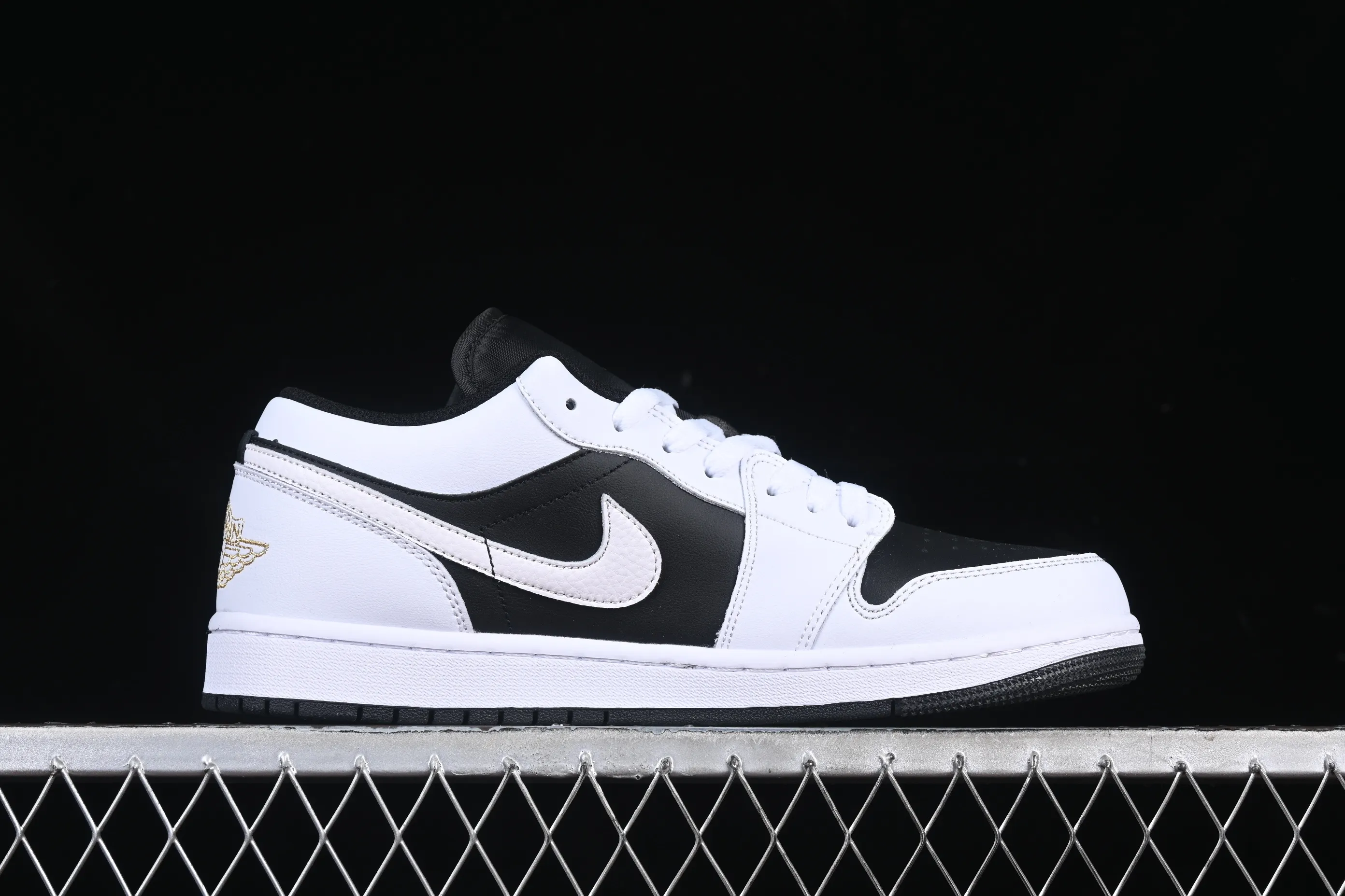All categories Air Jordan Jordan series basketball shoes Air Jordan 1 Low Air Jordan 1 Low AJ1 Joe 1 reverse panda low-top cultural basketball shoes 553560-172